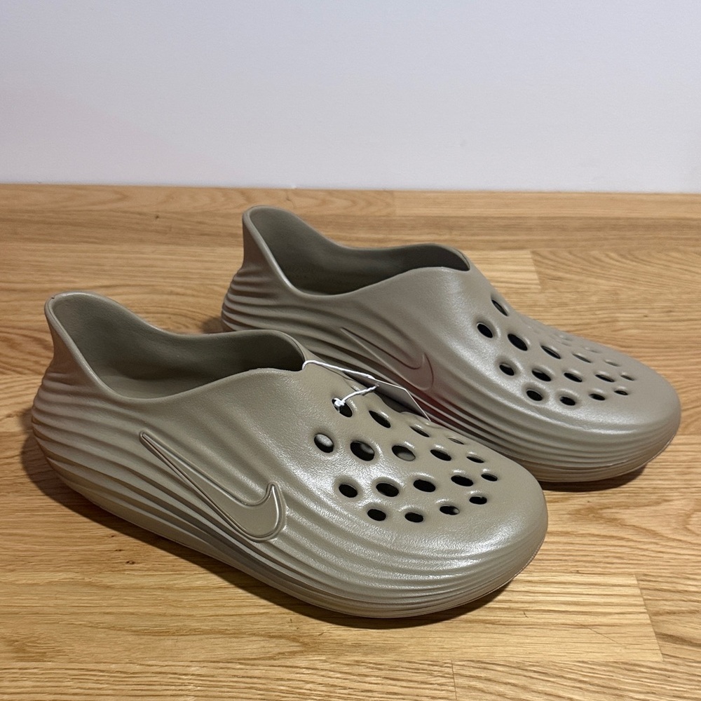 Brand new Nike Rejuven8 size 8 men’s or women’s 9